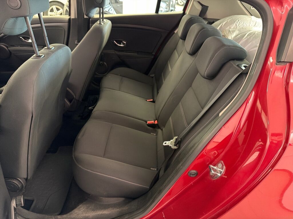 Renault Megane 2014 Punainen