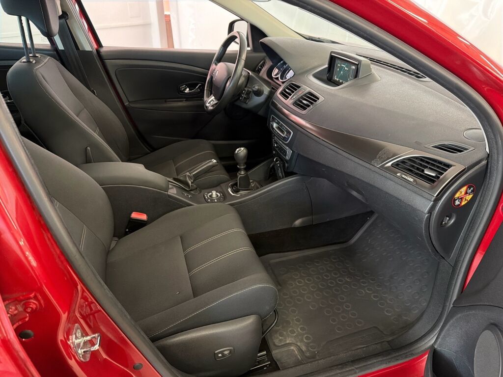 Renault Megane 2014 Punainen