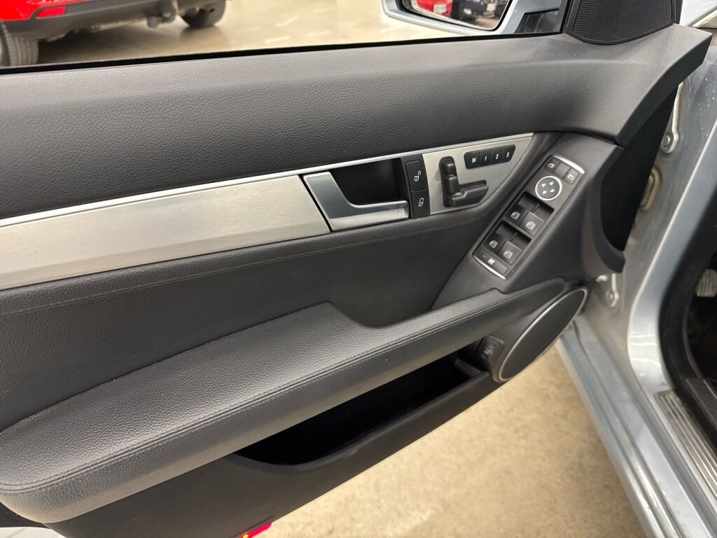 Mercedes-Benz C 2014 Harmaa