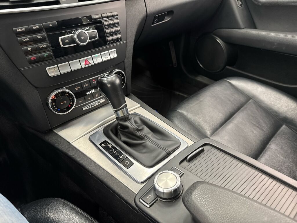 Mercedes-Benz C 2014 Harmaa