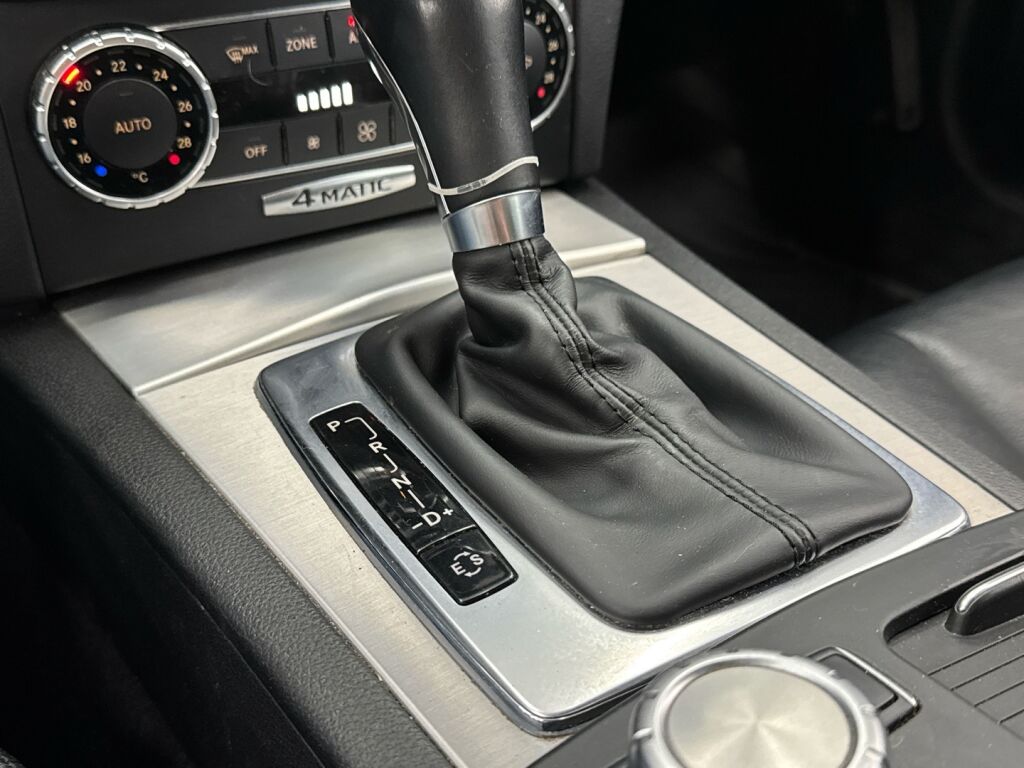 Mercedes-Benz C 2014 Harmaa