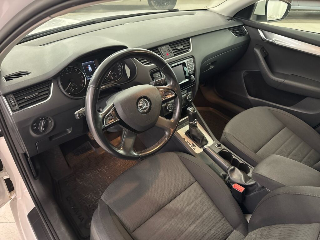 Skoda Octavia 2014 Valkoinen