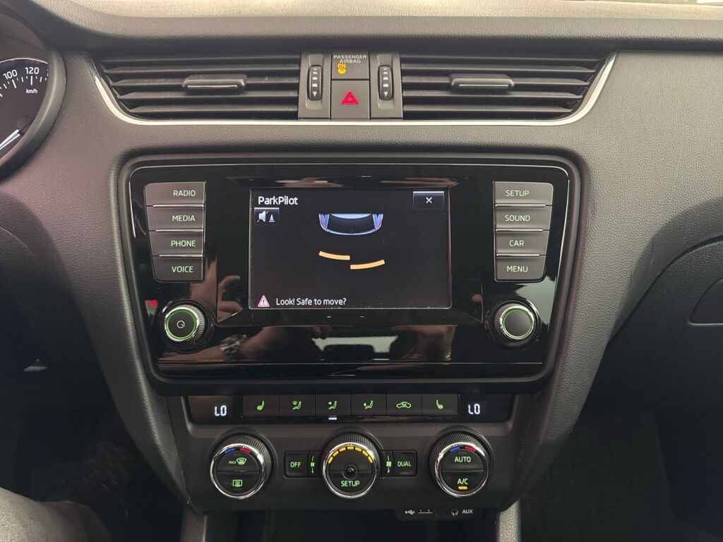 Skoda Octavia 2014 Valkoinen