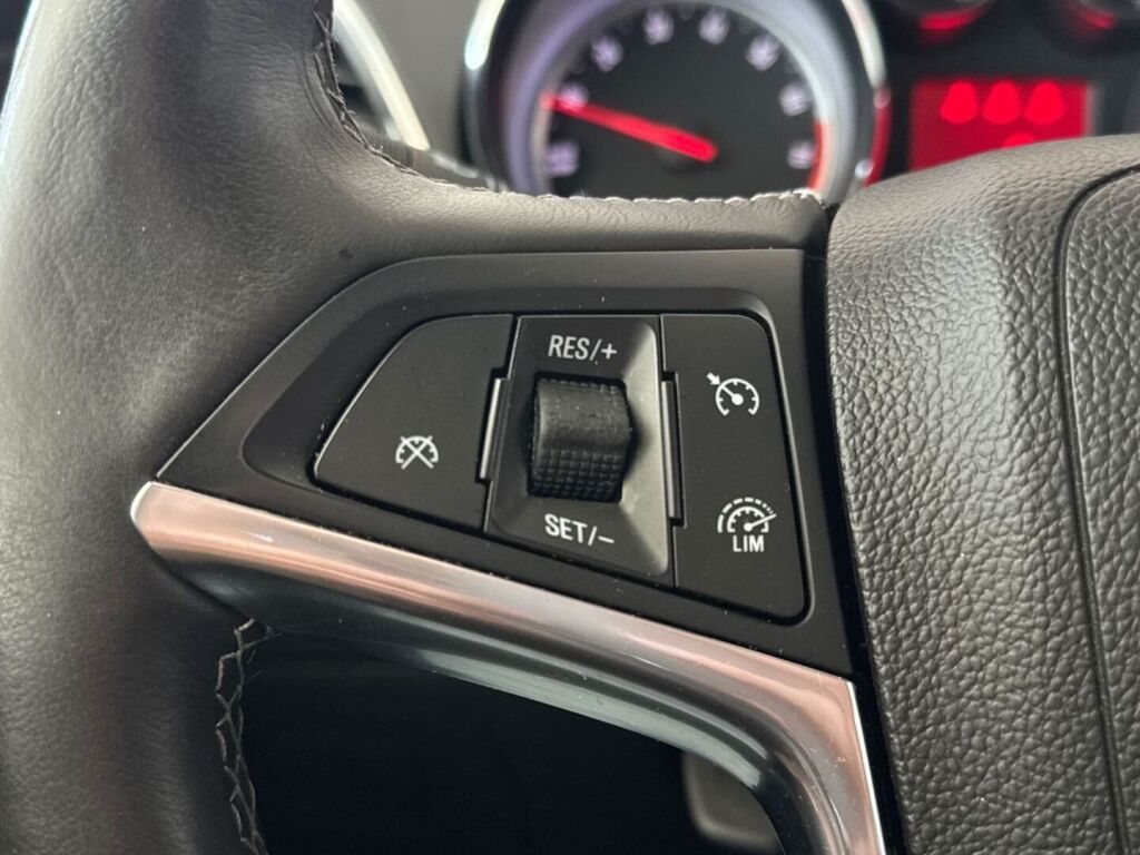 Opel Mokka 2015 Musta