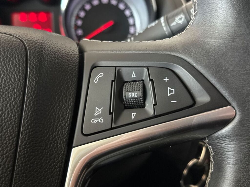 Opel Mokka 2015 Musta
