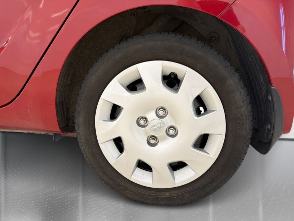 Hyundai i20 5d 2014 Punainen