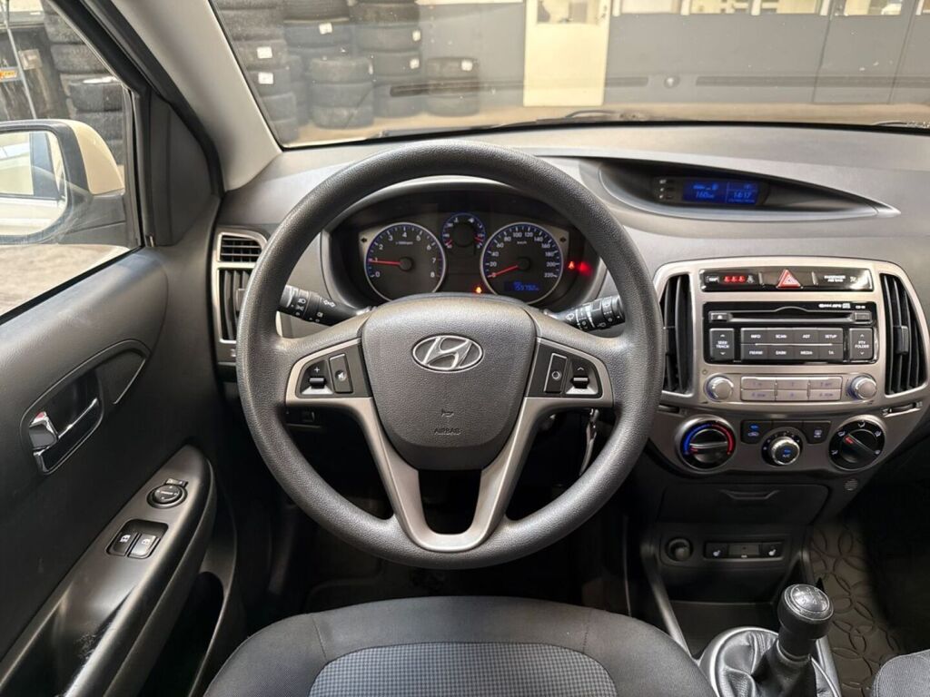 Hyundai i20 5d 2014 Ruskea (beige)