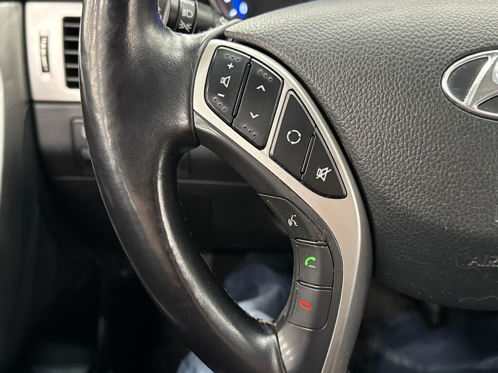 Hyundai i30 5d 2014 Valkoinen