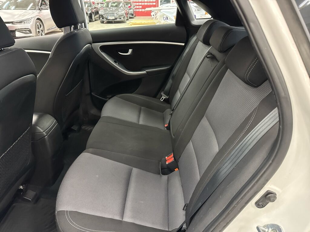 Hyundai i30 5d 2014 Valkoinen