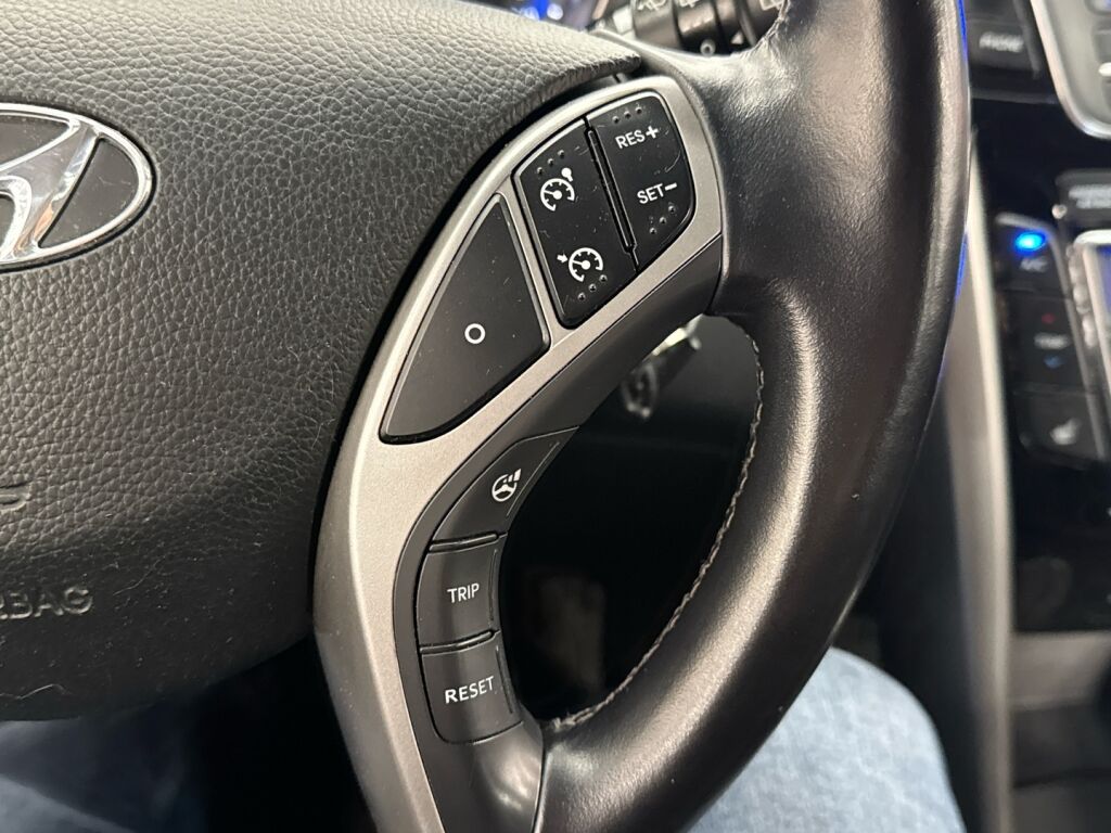 Hyundai i30 5d 2014 Valkoinen