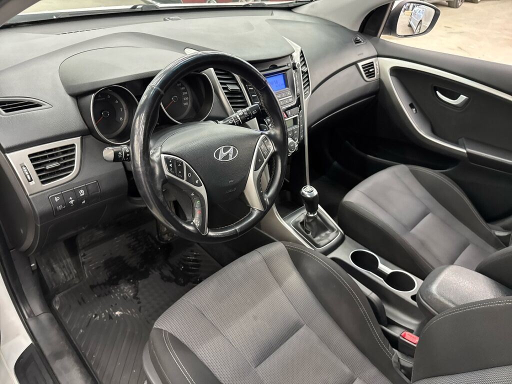 Hyundai i30 5d 2014 Valkoinen