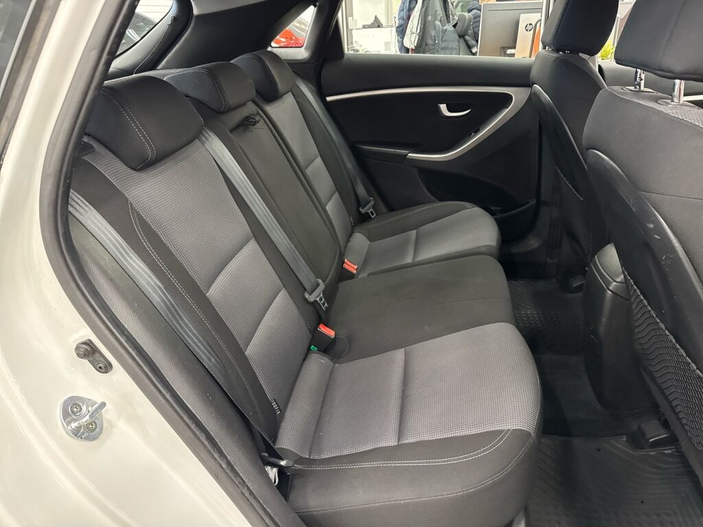 Hyundai i30 5d 2014 Valkoinen