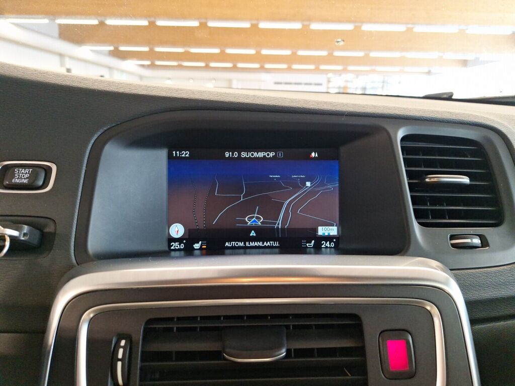 Volvo V60 2014 Punainen