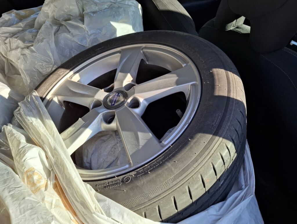 Volvo V40 2014 Punainen