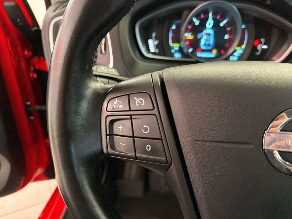 Volvo V40 2014 Punainen