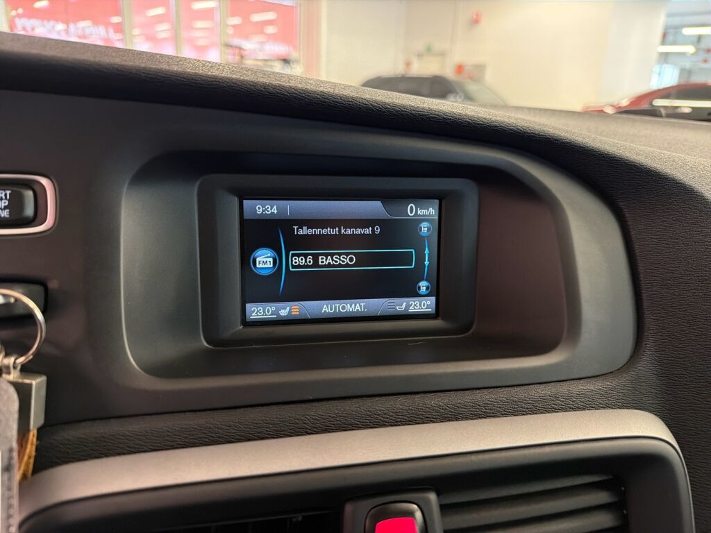 Volvo V40 2014 Punainen