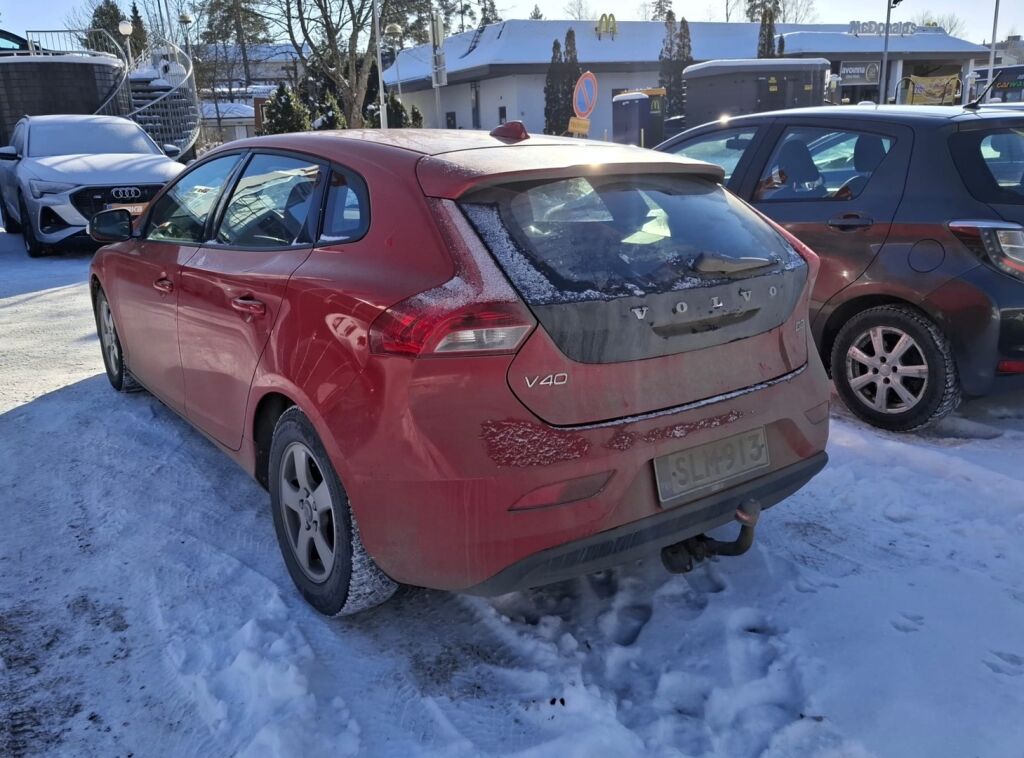 Volvo V40 2014 Punainen