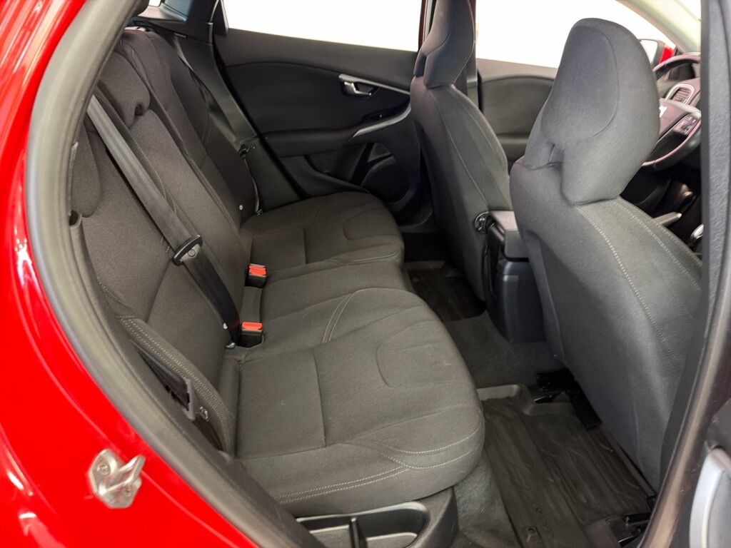 Volvo V40 2014 Punainen