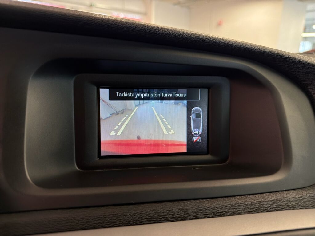 Volvo V40 2014 Punainen