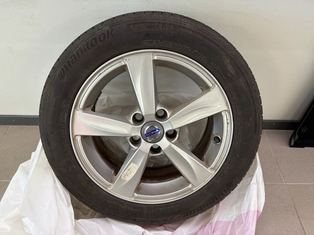 Volvo V40 2014 Punainen