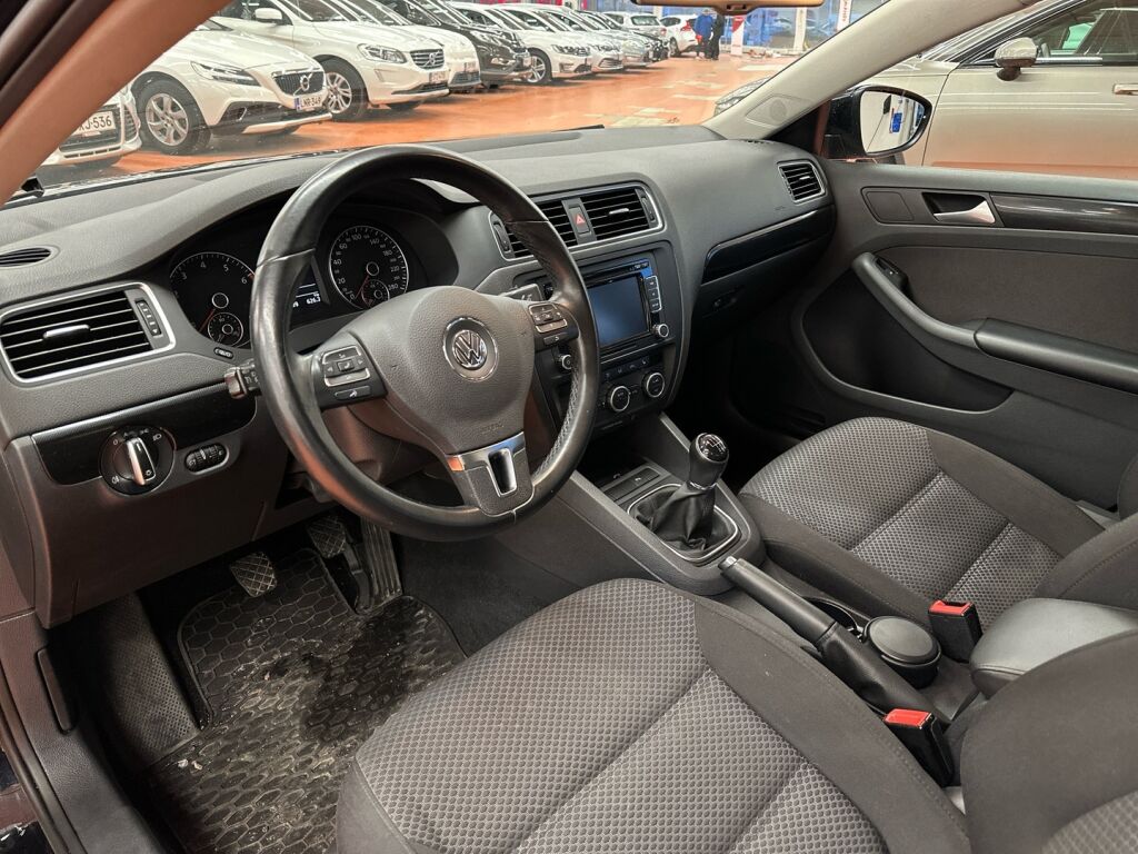 Volkswagen Jetta 2014 Musta