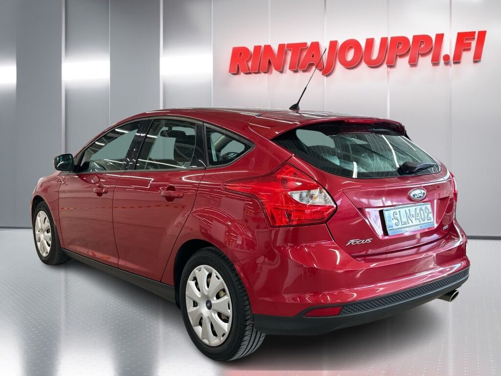 Ford Focus 2014 Punainen