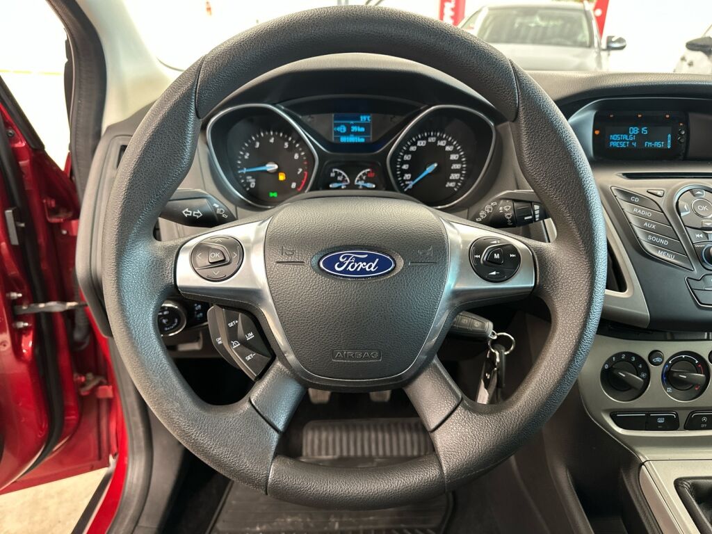 Ford Focus 2014 Punainen