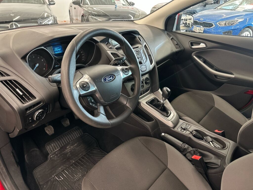 Ford Focus 2014 Punainen