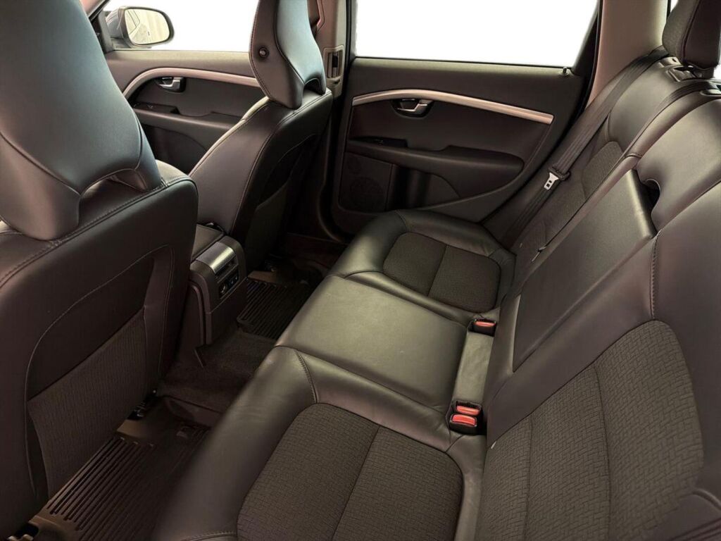 Volvo V70 2014 Sininen