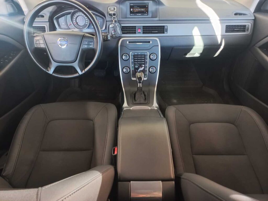 Volvo XC70 2014 Ruskea (beige)