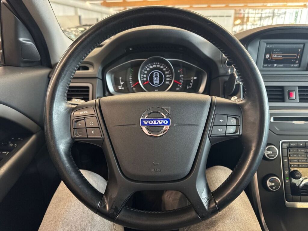 Volvo XC70 2014 Ruskea (beige)
