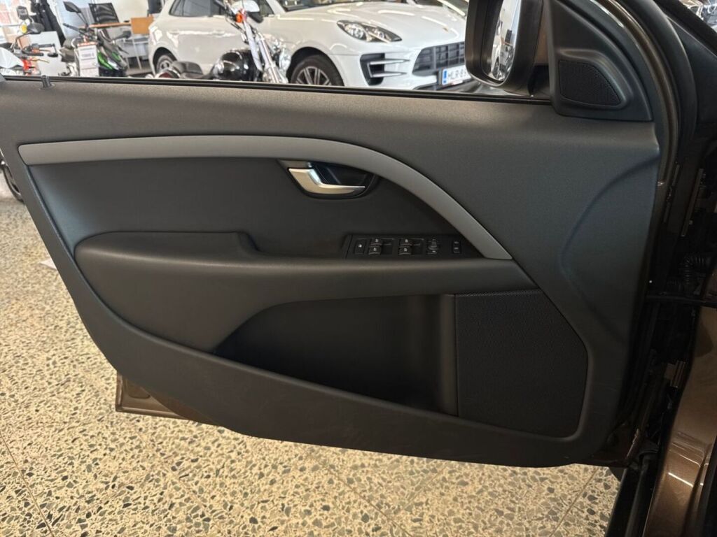 Volvo XC70 2014 Ruskea (beige)