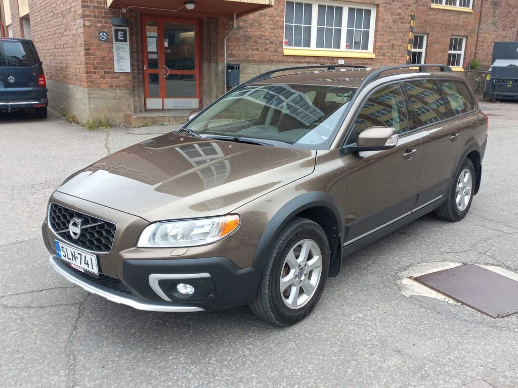 Volvo XC70 2014 Ruskea (beige)