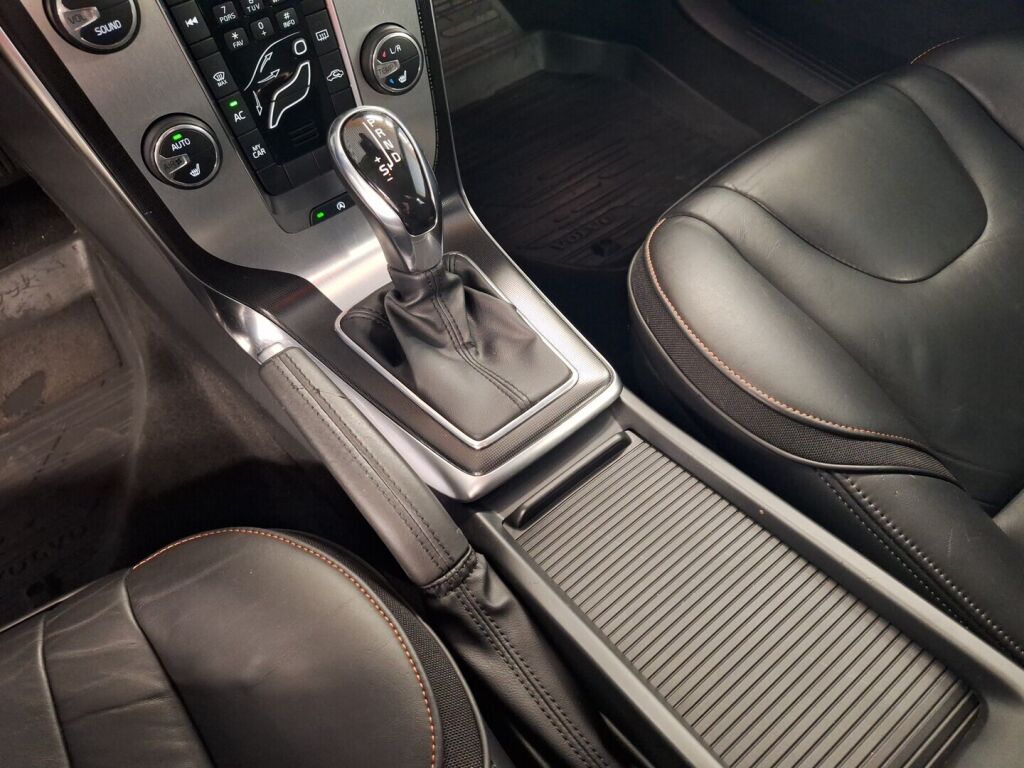 Volvo V40 2015 Sininen