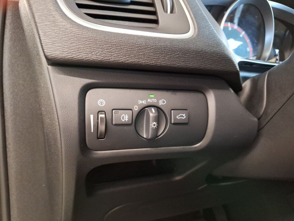 Volvo V40 2015 Sininen