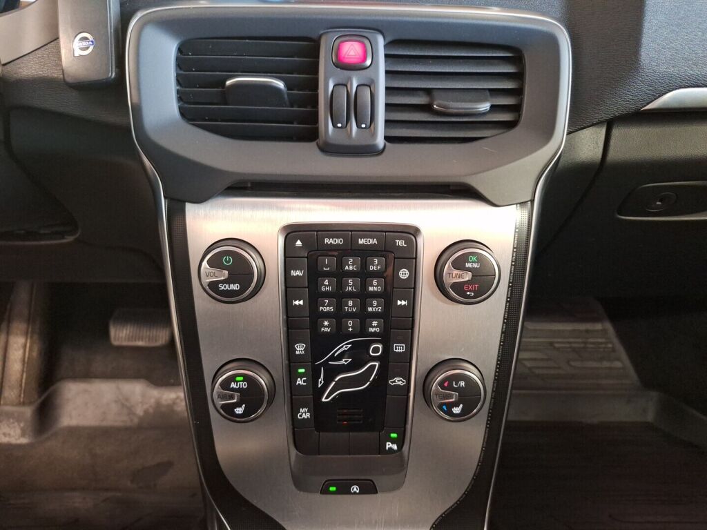 Volvo V40 2015 Sininen