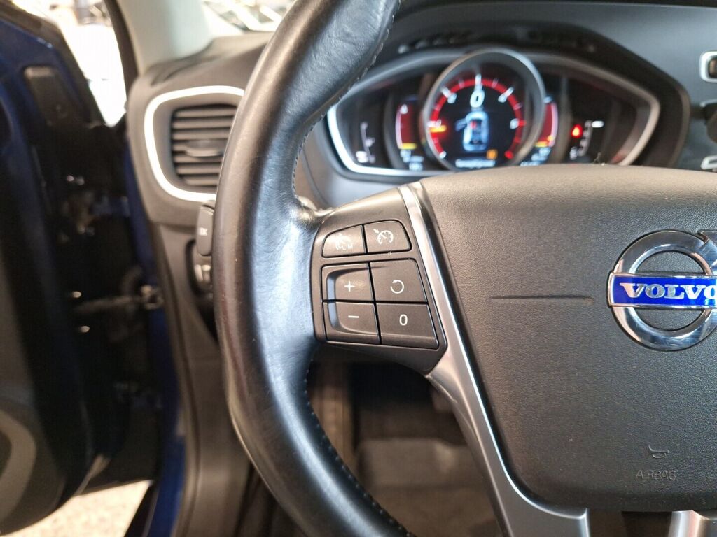 Volvo V40 2015 Sininen