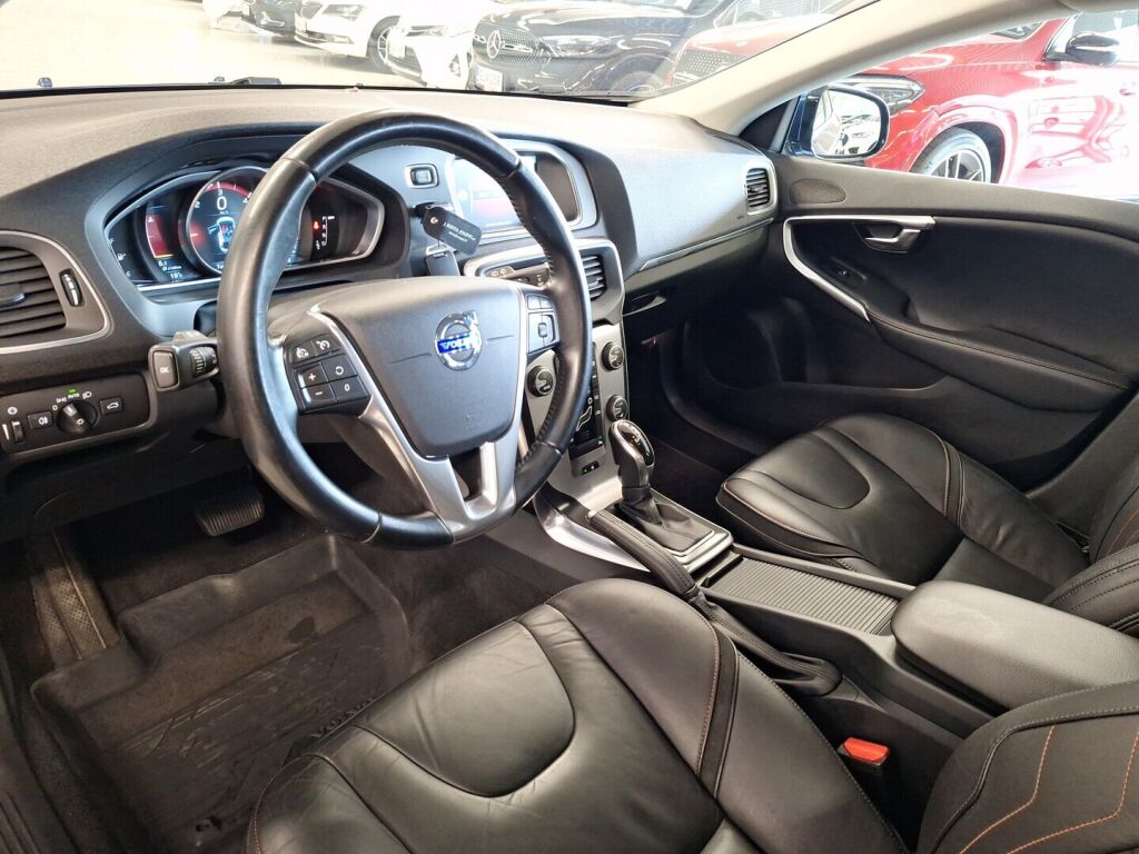 Volvo V40 2015 Sininen