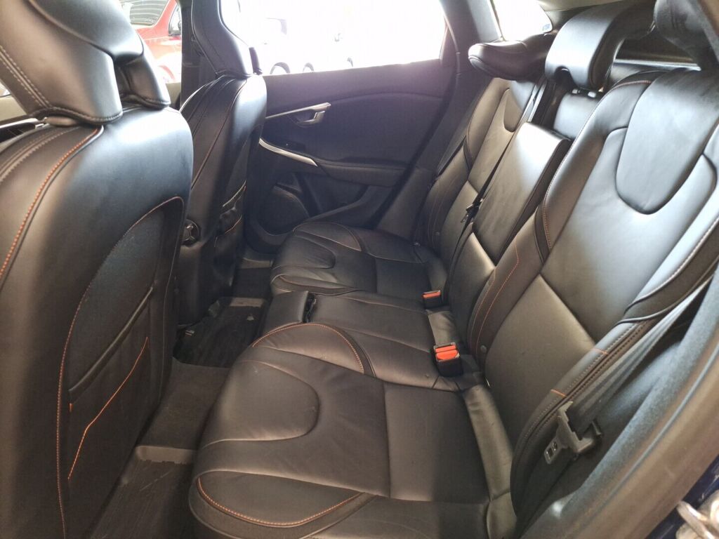 Volvo V40 2015 Sininen