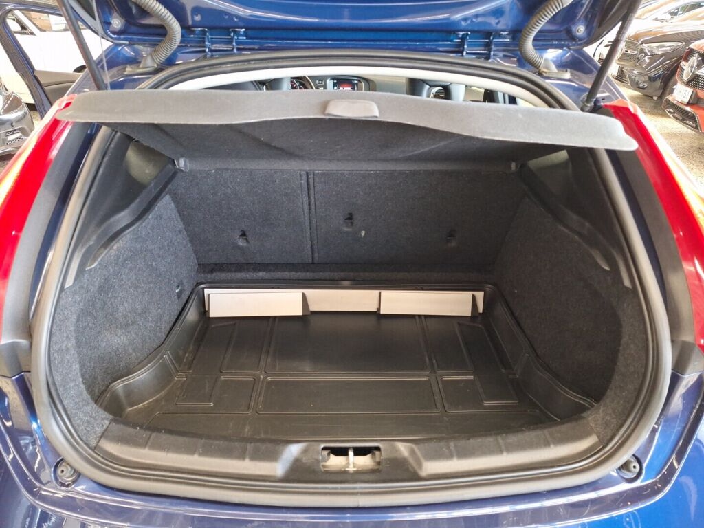 Volvo V40 2015 Sininen