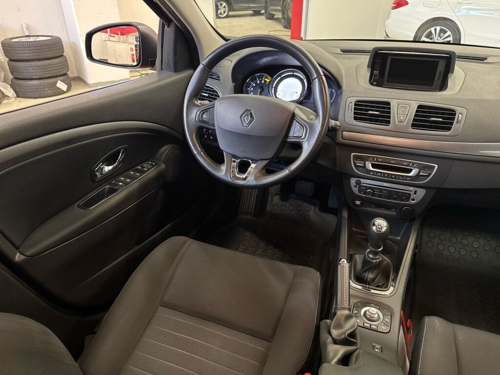 Renault Megane 2015 Punainen