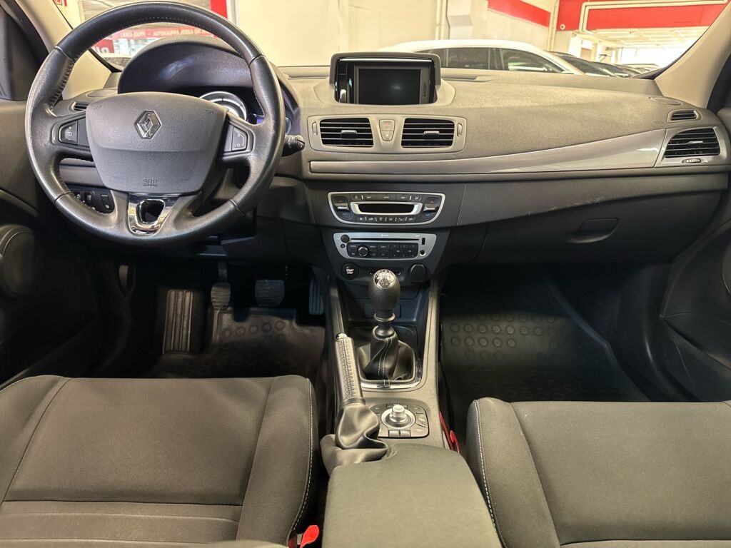 Renault Megane 2015 Punainen