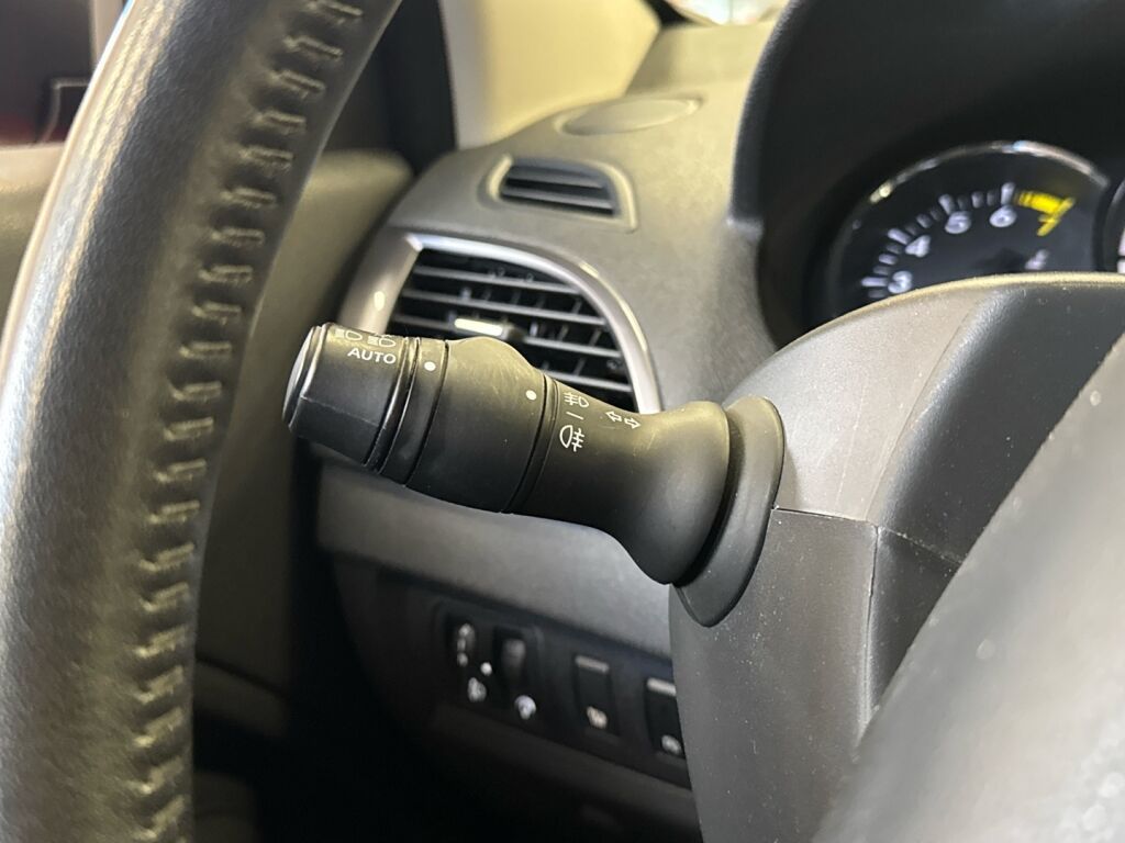Renault Megane 2015 Punainen