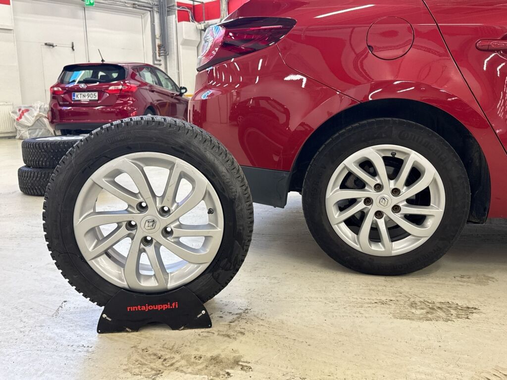 Renault Megane 2015 Punainen