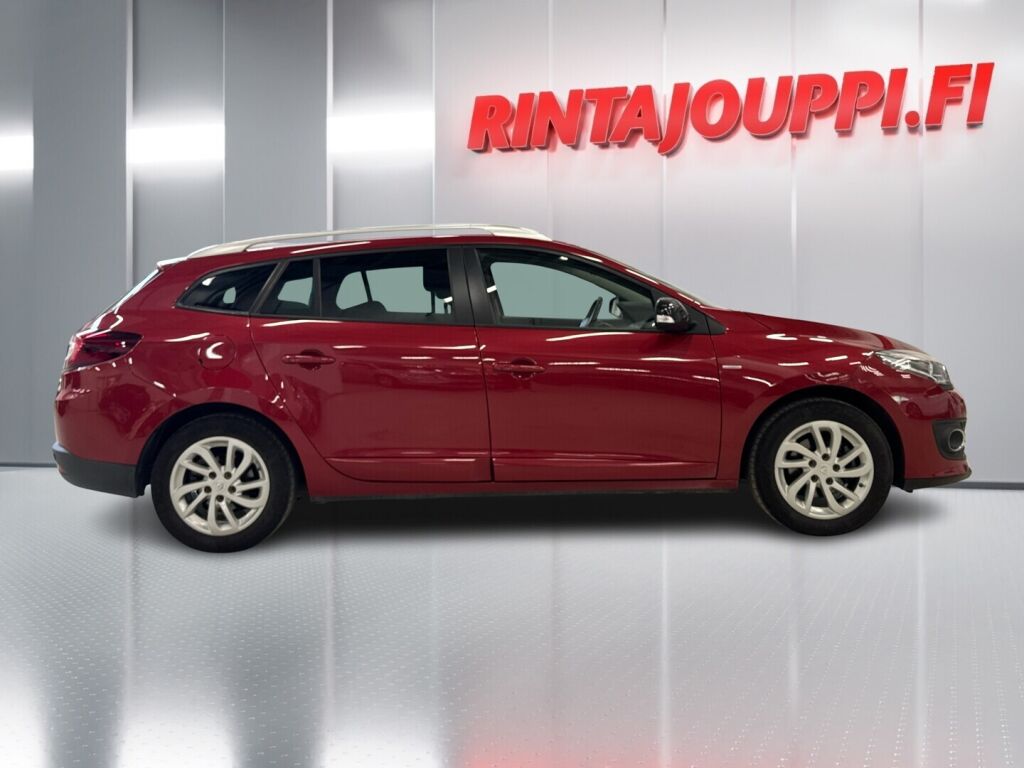 Renault Megane 2015 Punainen