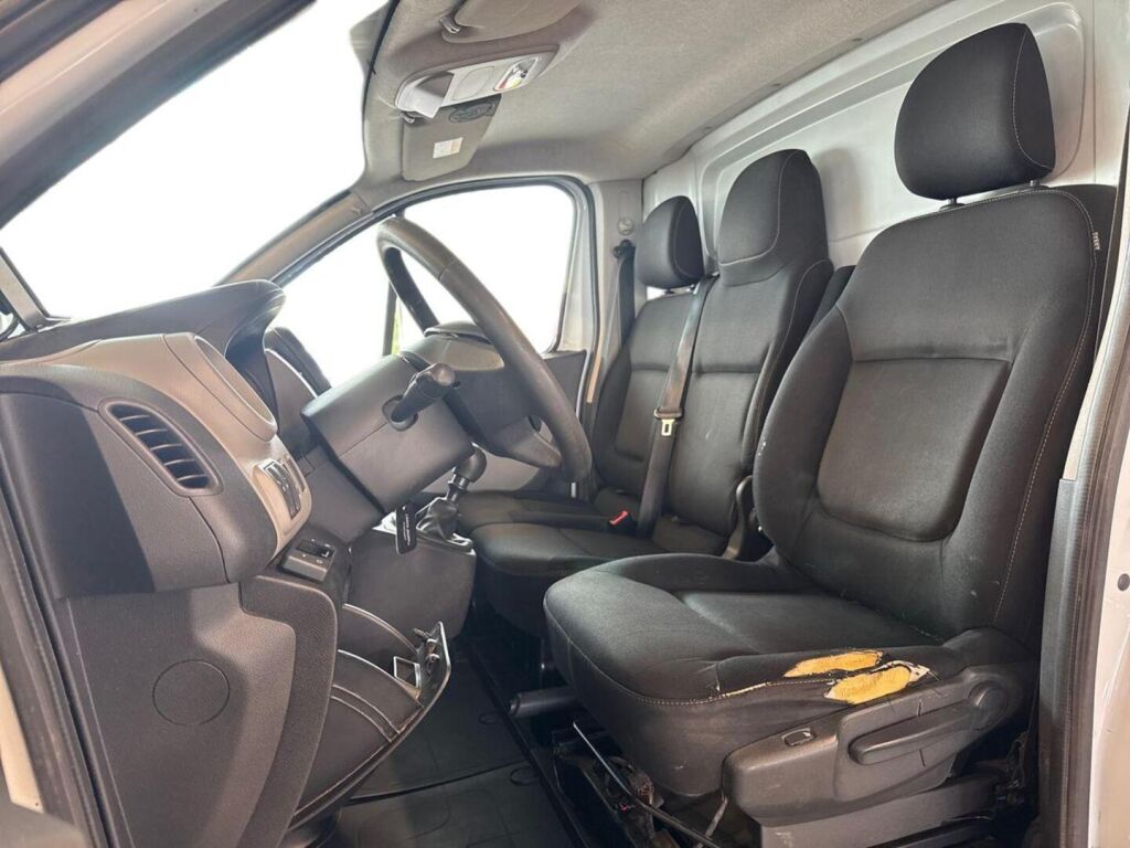 Renault Trafic 2015 Valkoinen