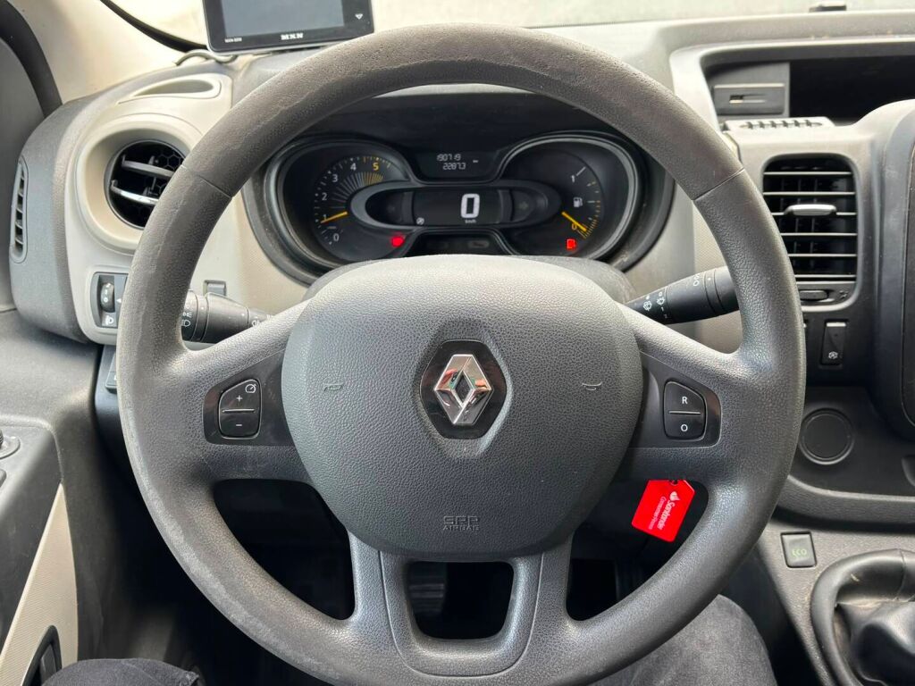 Renault Trafic 2015 Valkoinen