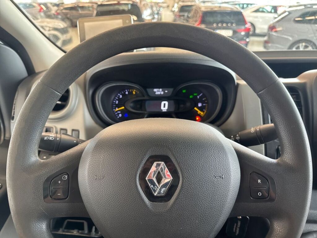Renault Trafic 2015 Valkoinen