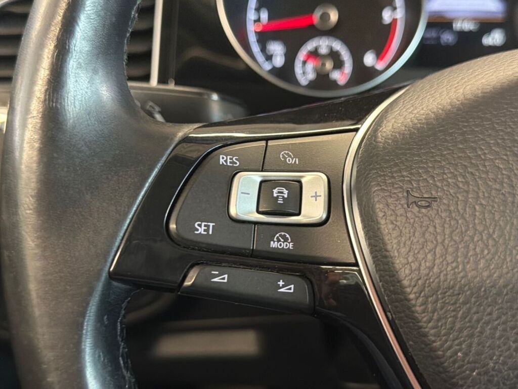 Volkswagen Golf Sportsvan 2015 Sininen