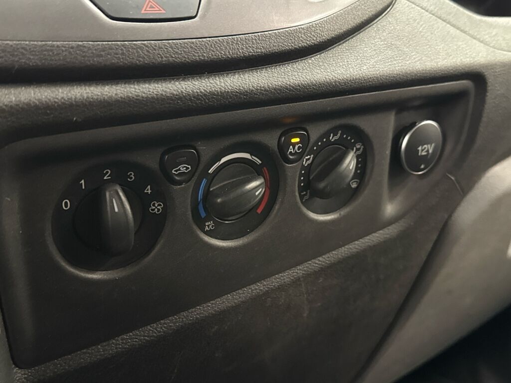 Ford Transit 2015 Valkoinen